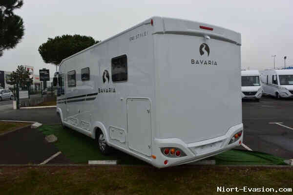 camping-car BAVARIA 741 LC  extérieur / latéral droit