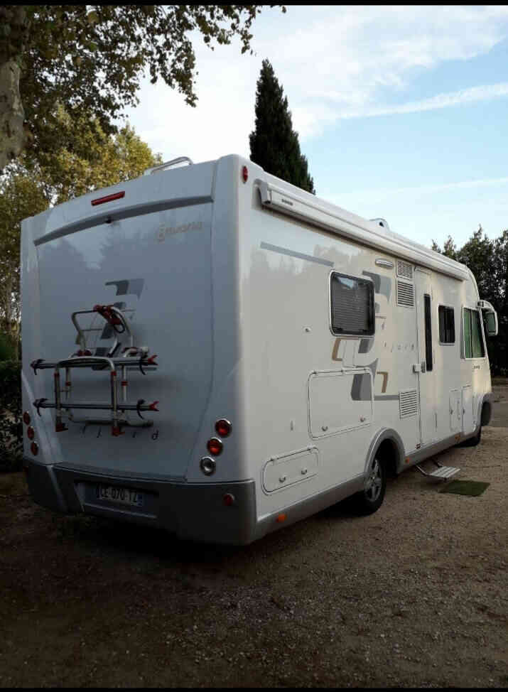 camping-car BAVARIA FJORD I 741  extérieur / arrière
