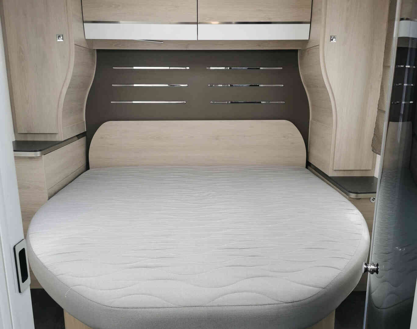 camping-car CHAUSSON 718 XLB SPECIAL EDITION  intérieur  