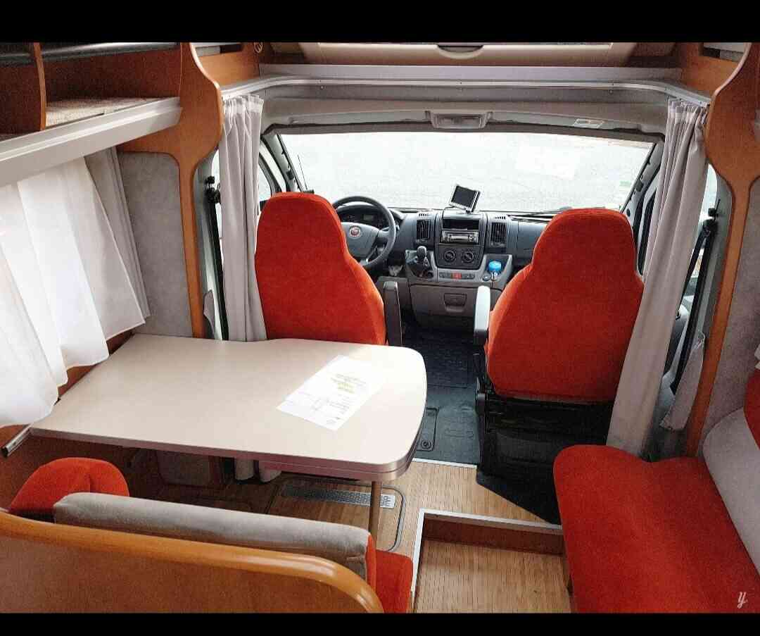 camping-car BENIMAR PERSEO 540  intérieur / coin salon
