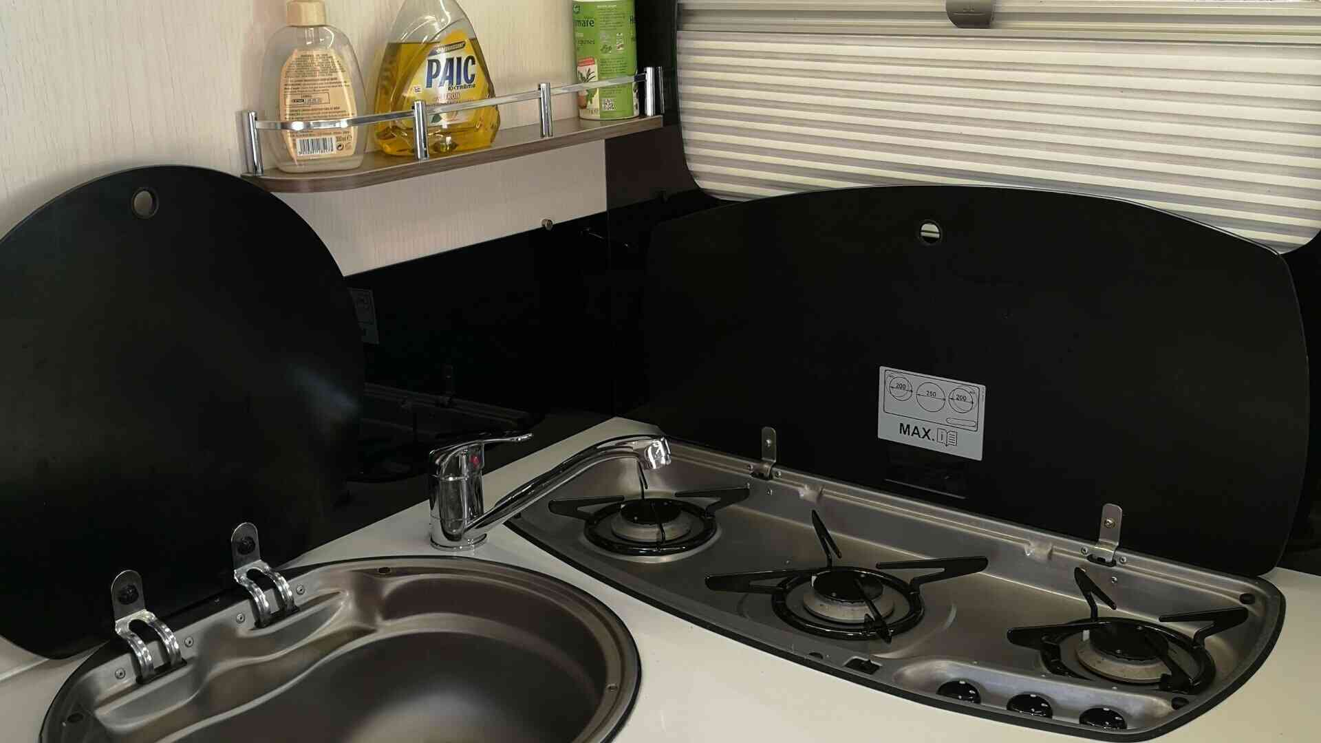 camping-car BAVARIA I 741 C STYLE  intérieur 