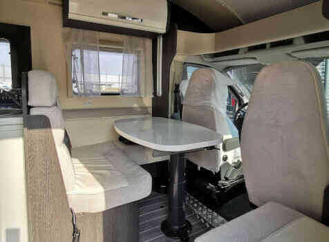 camping-car ROLLER TEAM KRONOS 265 TL  intérieur  