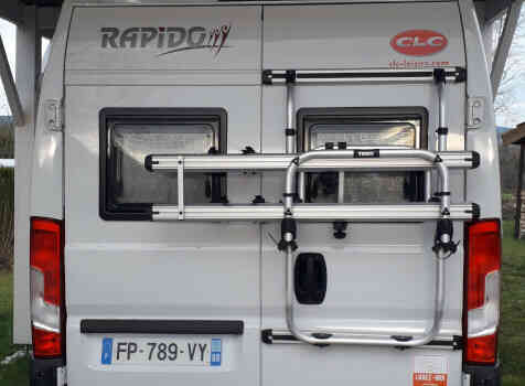 camping-car RAPIDO V 55  extérieur / arrière