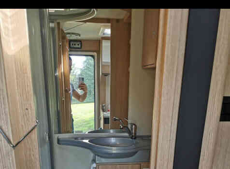 camping-car SUNLIGHT A 72   intérieur / salle de bain  et wc