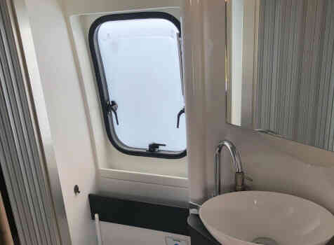 camping-car ELIOS 59T  intérieur / salle de bain  et wc