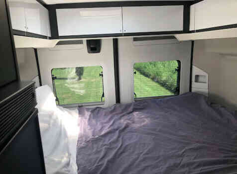 camping-car ELIOS 59T  intérieur / couchage principal