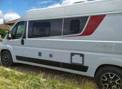camping-car BURSTNER CITY CAR C 600  extérieur / latéral gauche