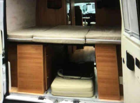 camping-car RAPIDO V53  intérieur / couchage principal