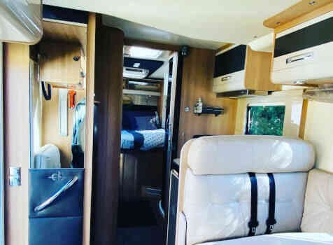 camping-car  ADRIA  SINFONIA 65 XT  intérieur / coin salon