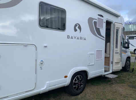 camping-car BAVARIA T7 26 FC  extérieur / latéral gauche