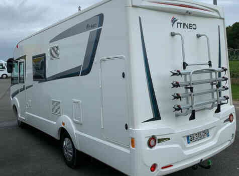 camping-car ITINEO SB 700  extérieur / latéral droit