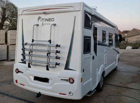 camping-car ITINEO SB 700  extérieur / latéral gauche