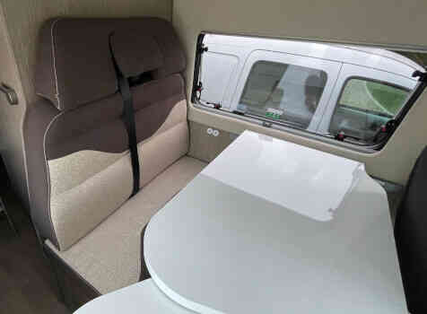 camping-car CHALLENGER V 114 MAX START  intérieur / coin salon