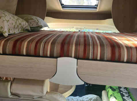 camping-car BURSTNER IXEO TIME IT 695  intérieur / autre couchage