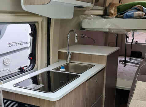 camping-car CHALLENGER V 114 MAX START  intérieur  / coin cuisine