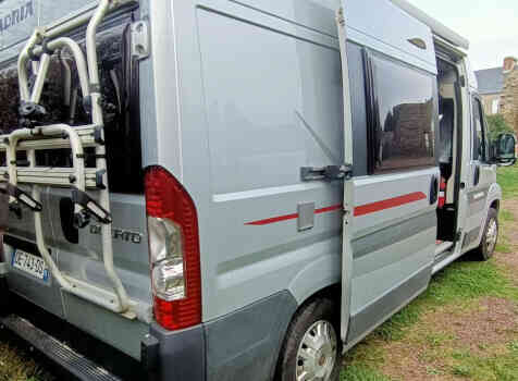 camping-car ADRIA TWIN 600 SP  extérieur / arrière