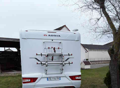 camping-car ADRIA MATRIX AXESS 600 SC   extérieur / arrière