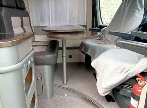 camping-car  ADRIA TWIN 600 SP  intérieur / coin salon