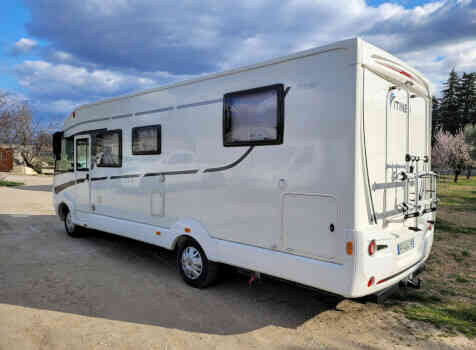 camping-car ITINEO MC 740  extérieur / latéral droit