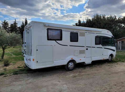 camping-car ITINEO MC 740  extérieur / arrière