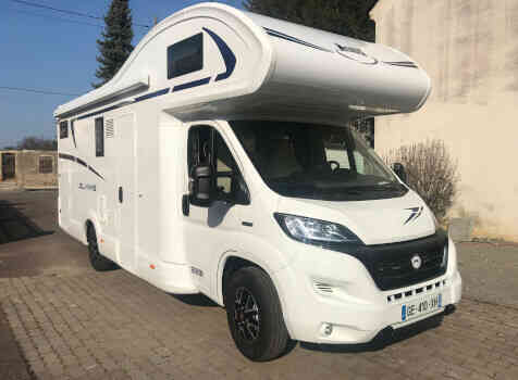 camping-car MC LOUIS GLAMYS 223  extérieur / latéral droit