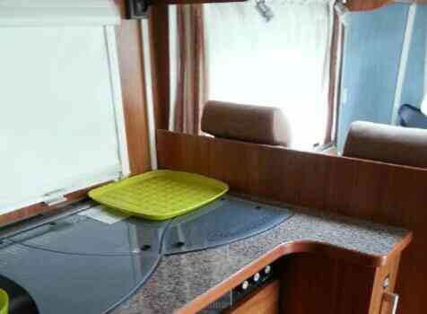 camping-car DETHLEFFS ESPRIT I 7150  intérieur  / coin cuisine