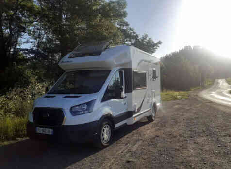 camping-car BENIMAR TESSORO  extérieur / latéral gauche