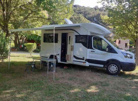 camping-car BENIMAR TESSORO  extérieur / latéral droit