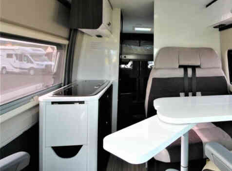 camping-car BENIMAR 190 UP  intérieur / autre couchage
