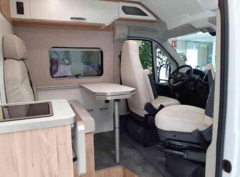 camping-car BAVARIA K 600 X EDITION  intérieur / coin salon