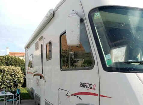 camping-car RAPIDO  906 M  extérieur / latéral gauche