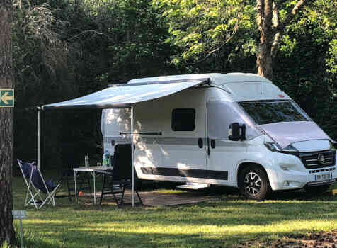 camping-car HYMER YOSEMITE  extérieur / latéral droit