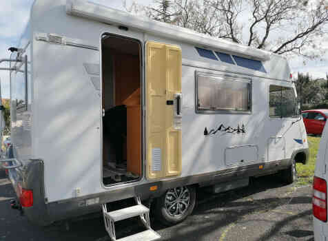 camping-car HYMER B 584 CLASSIC  extérieur / latéral droit