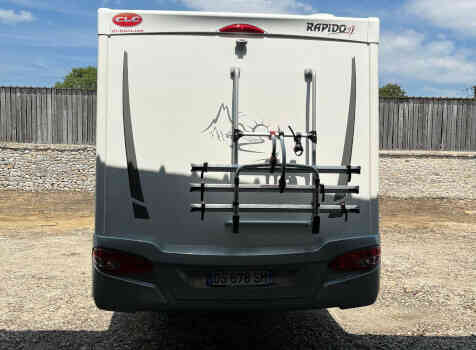 camping-car RAPIDO 890 F  extérieur / arrière