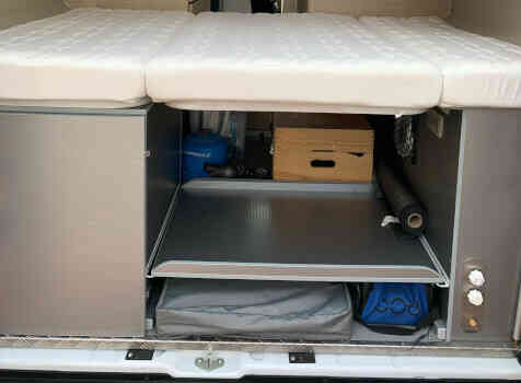camping-car RAPIDO V55  extérieur / arrière