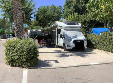 camping-car CHAUSSON TITANIUM 788    extérieur / face avant