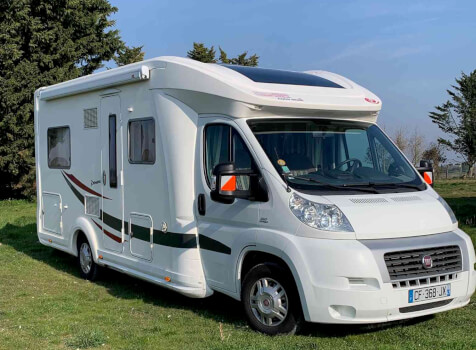 camping-car EURA MOBIL PRIMAVERA  TT670  extérieur / latéral droit