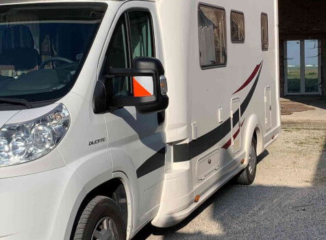 camping-car EURA MOBIL PRIMAVERA  TT670  extérieur / latéral gauche