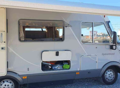 camping-car HYMER  extérieur / latéral droit
