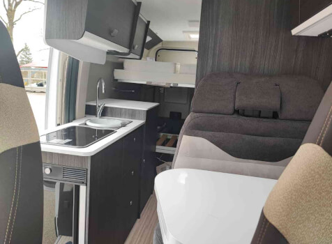camping-car BENIMAR 120 UP  intérieur / coin salon