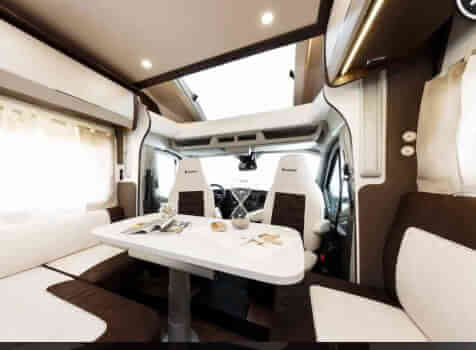 camping-car BENIMAR TESSORO 442  intérieur / coin salon
