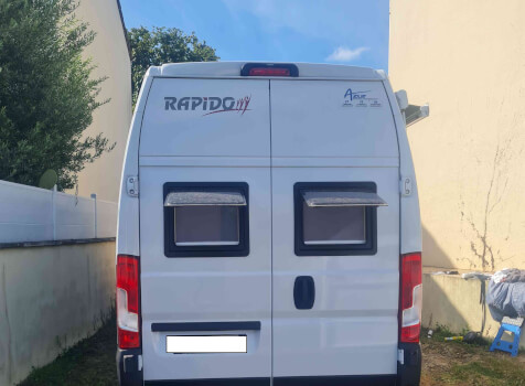 camping-car RAPIDO V 65 XL  extérieur / arrière