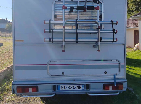 camping-car CHALLENGER 150  extérieur / arrière