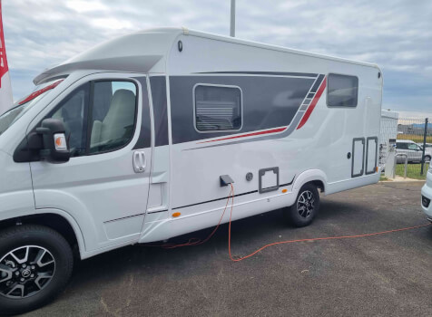 camping-car BURSTNER NEXXO VAN T 700  extérieur / latéral droit