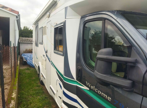camping-car CHAUSSON TITANIUM WELCOME 79 EB  extérieur / latéral gauche