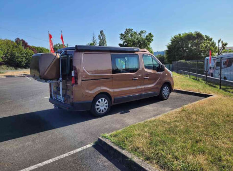 camping-car KLUBBER  extérieur / latéral droit
