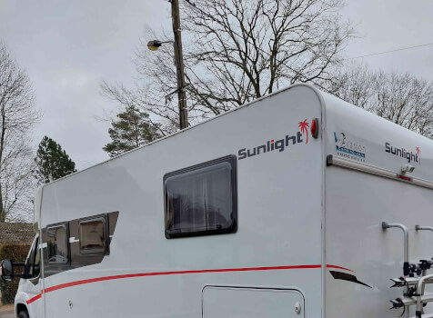 camping-car SUNLIGHT T 69 L  extérieur / latéral gauche
