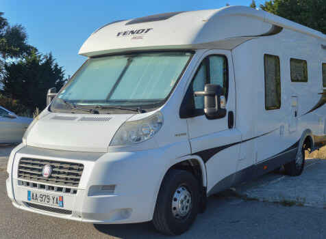camping-car FENDT TI 690  extérieur / latéral gauche