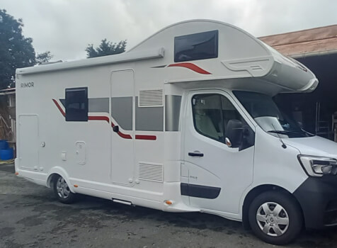 camping-car  RIMOR HYGGE 7  extérieur / latéral droit