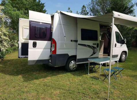 camping-car CHAUSSON V 594 MAX START  extérieur / arrière